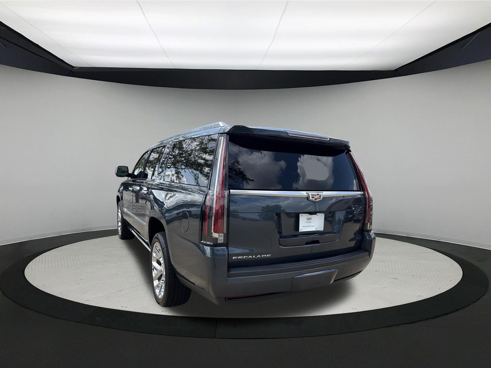 Used 2019 Cadillac Escalade ESV Premium Luxury AWD/4WD image 3