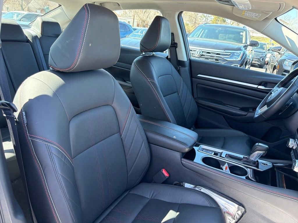 Used 2024 Nissan Altima 2.0 SR image 43