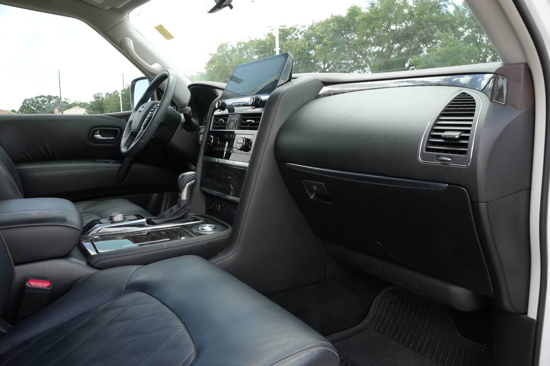 Used 2023 Nissan Armada Platinum w/ Captain's Chairs Package RWD image 23