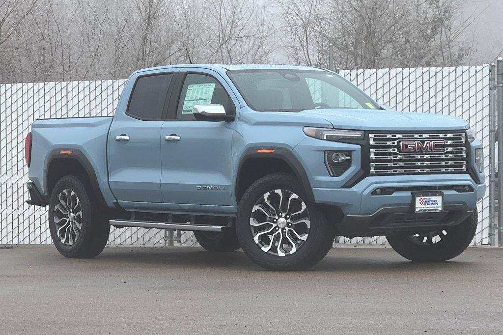 New 2026 GMC Canyon Denali video 2