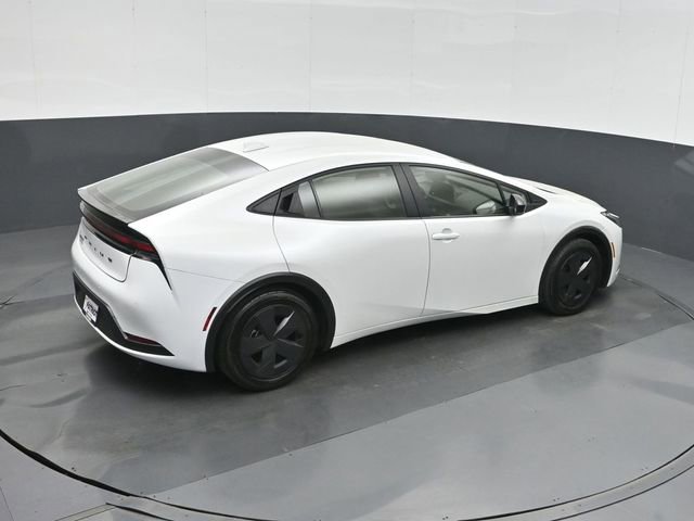 Used 2025 Toyota Prius LE image 30