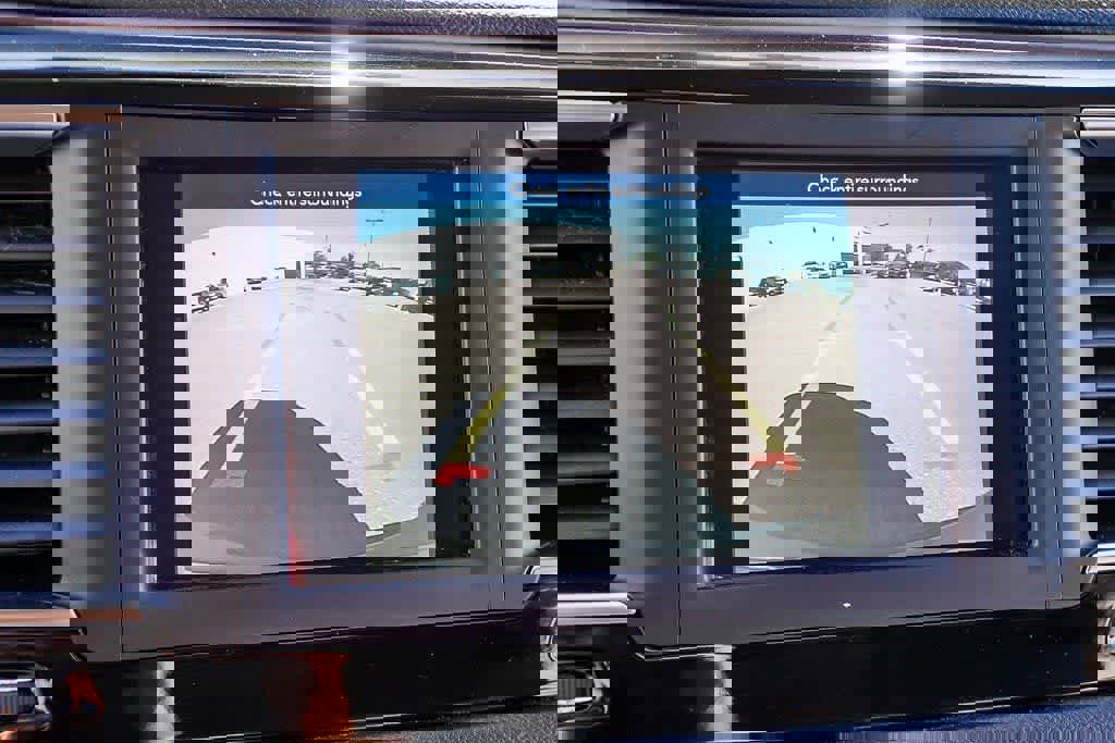 Used 2020 Chrysler Voyager Lxi image 26