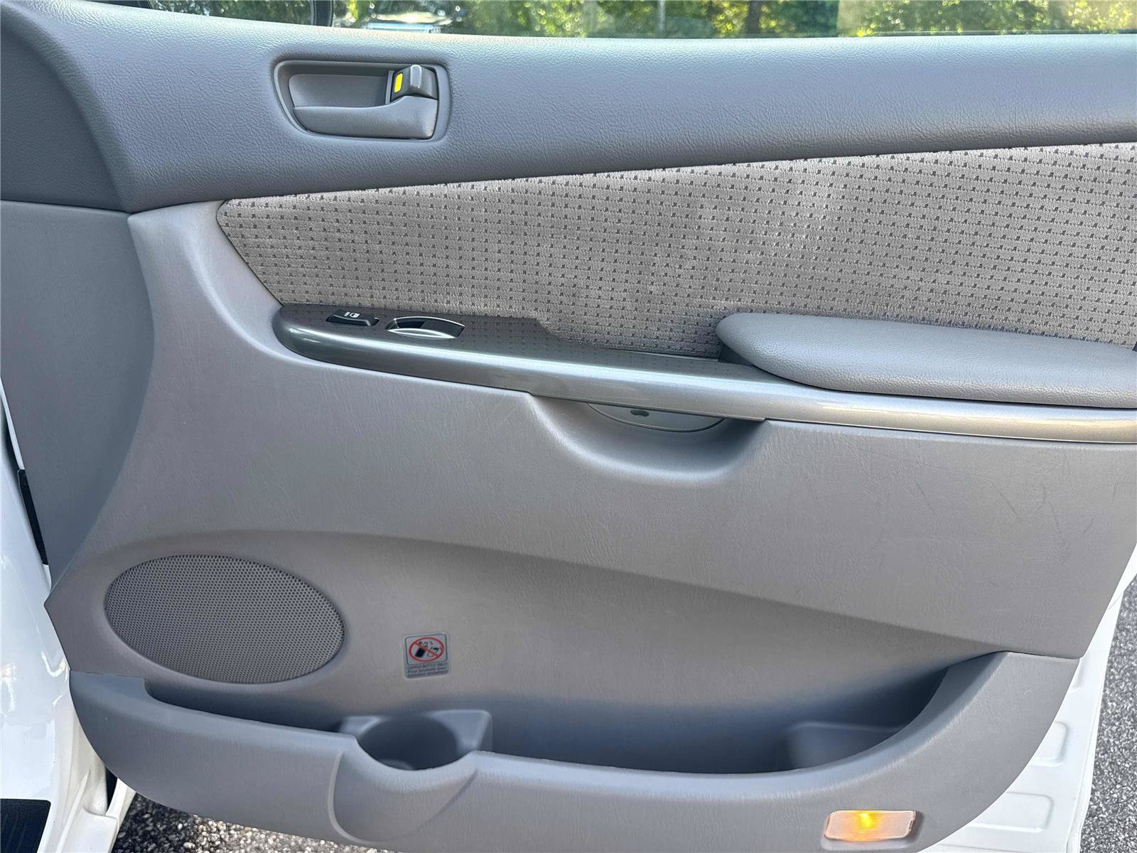 Used 2010 Toyota Sienna FWD image 24