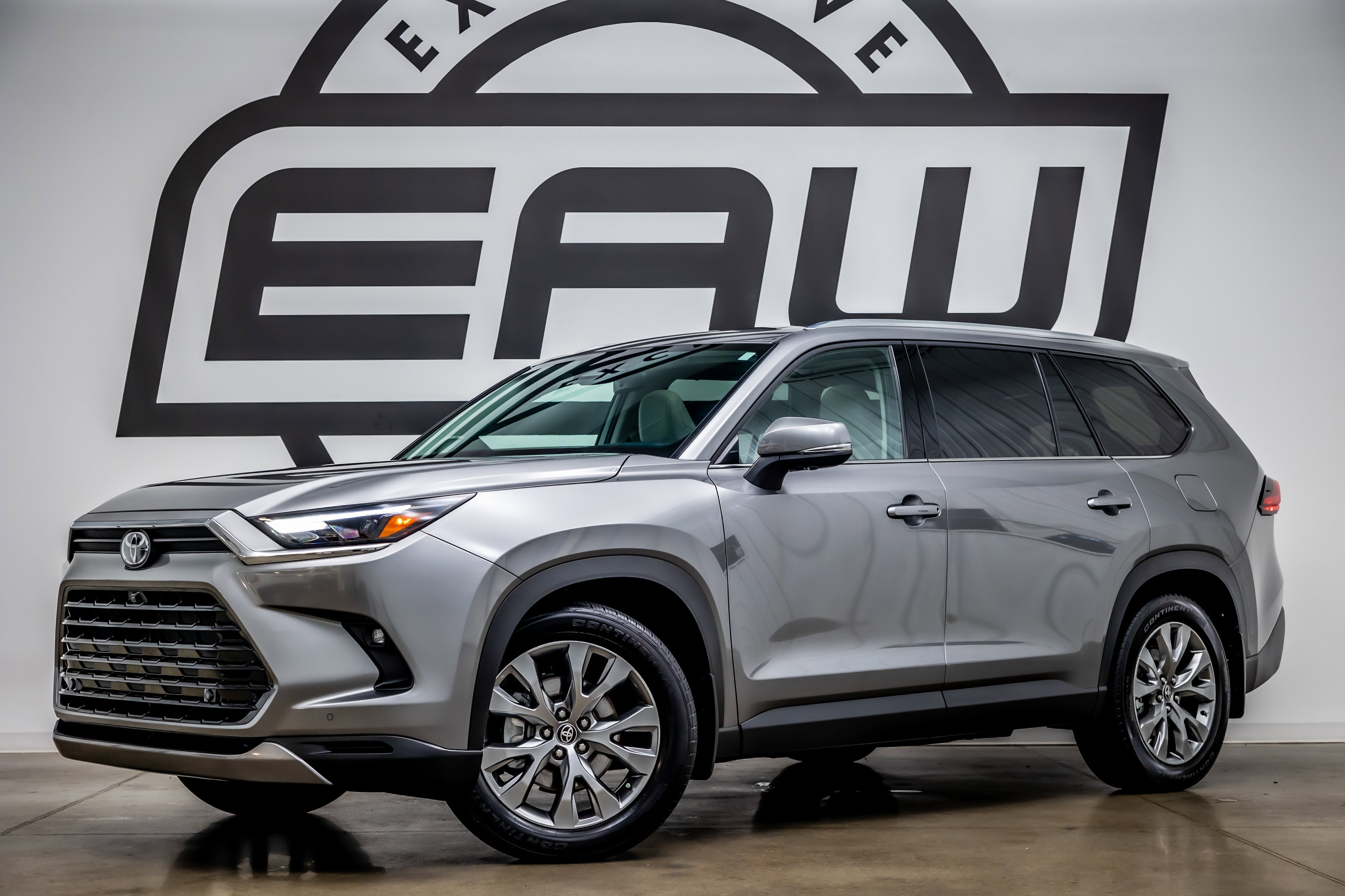 Used 2025 Toyota Grand Highlander FWD image 1