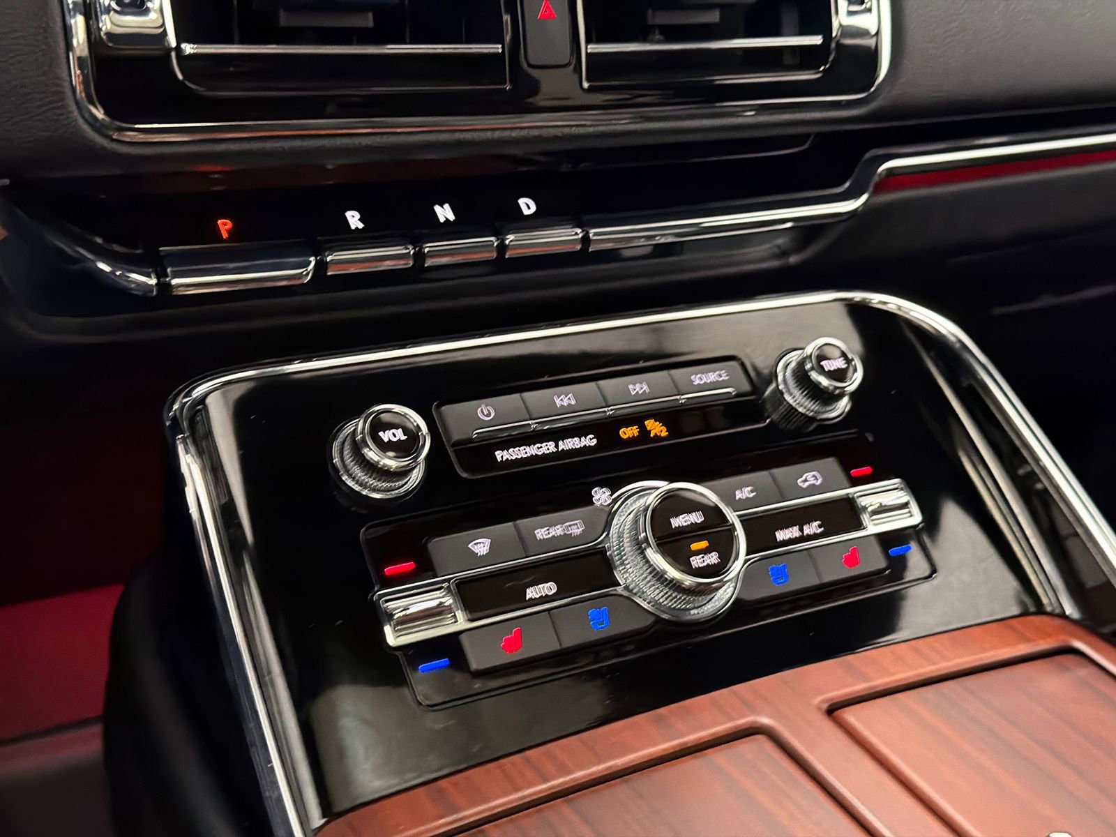 Used 2020 Lincoln Navigator Reserve w/ Luxury Package image 32