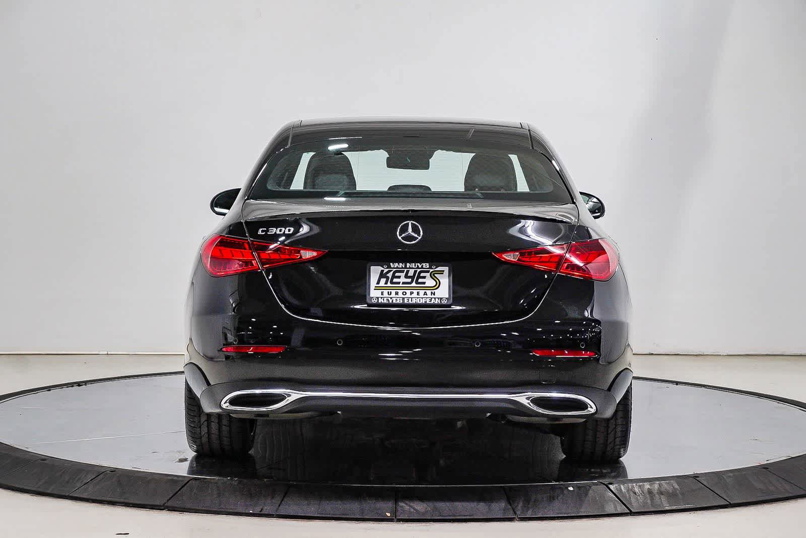 Used 2023 Mercedes-Benz C 300 Sedan image 3