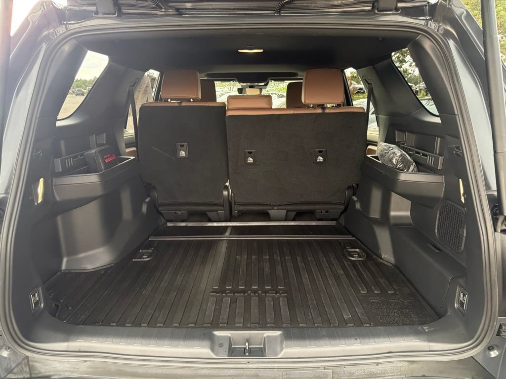 Used 2026 Toyota 4Runner Limited AWD/4WD image 18