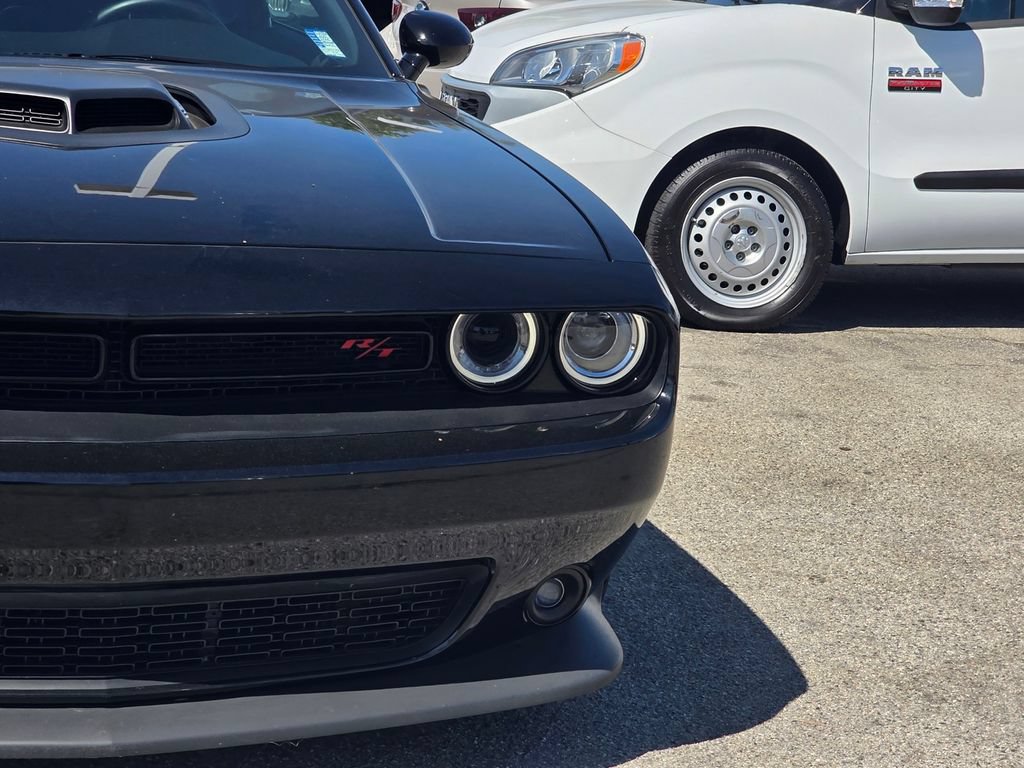 Used 2018 Dodge Challenger R/T Scat Pack RWD image 3