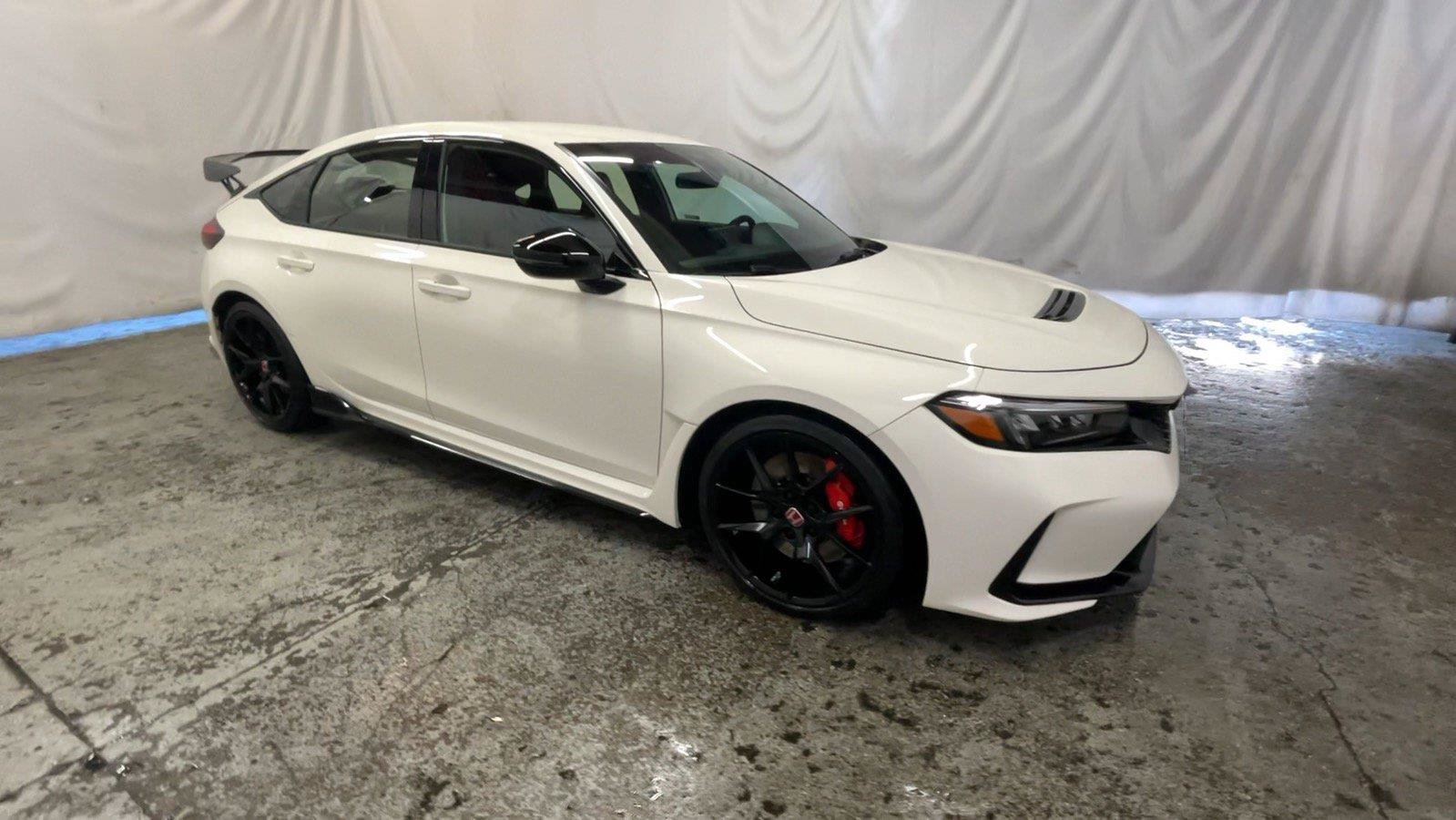 Used 2025 Honda Civic Type R image 3