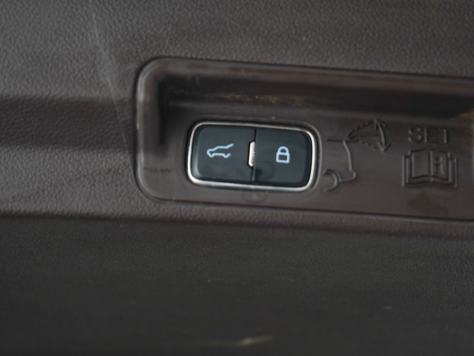 Used 2024 Ford Explorer King Ranch w/ Technology Package AWD/4WD image 20