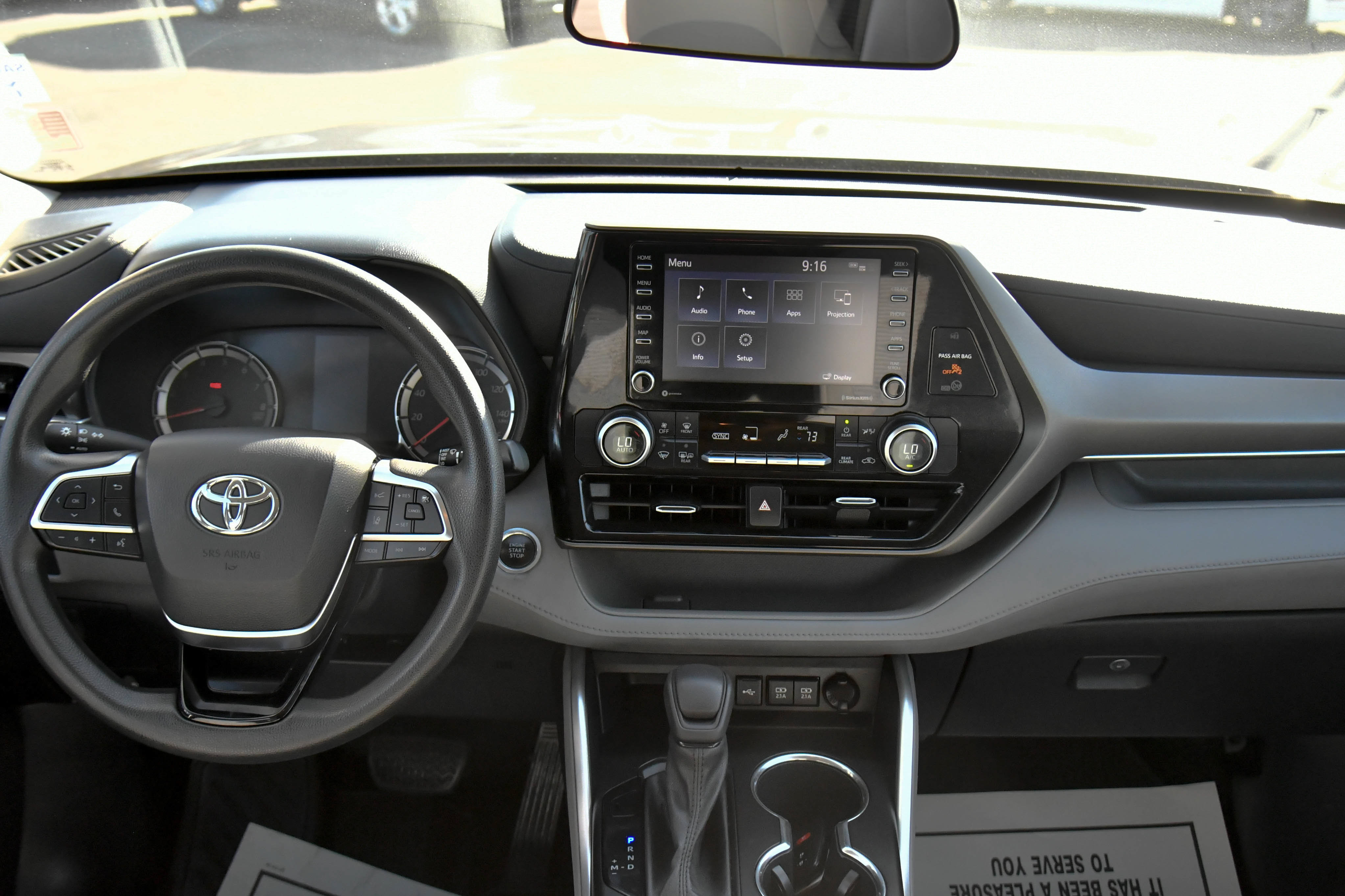 Used 2021 Toyota Highlander L FWD image 36