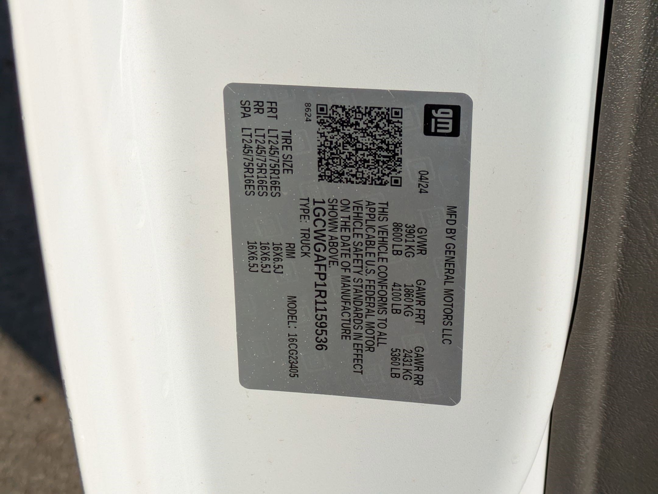 Used 2024 Chevrolet Express 2500 Work Van w/ Driver Convenience Package image 30