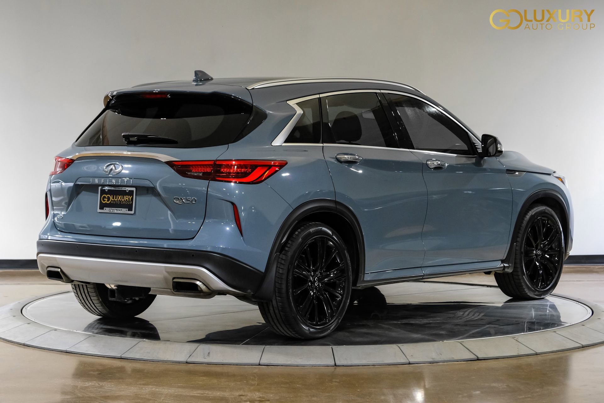 Used 2023 INFINITI QX50 Sensory image 10