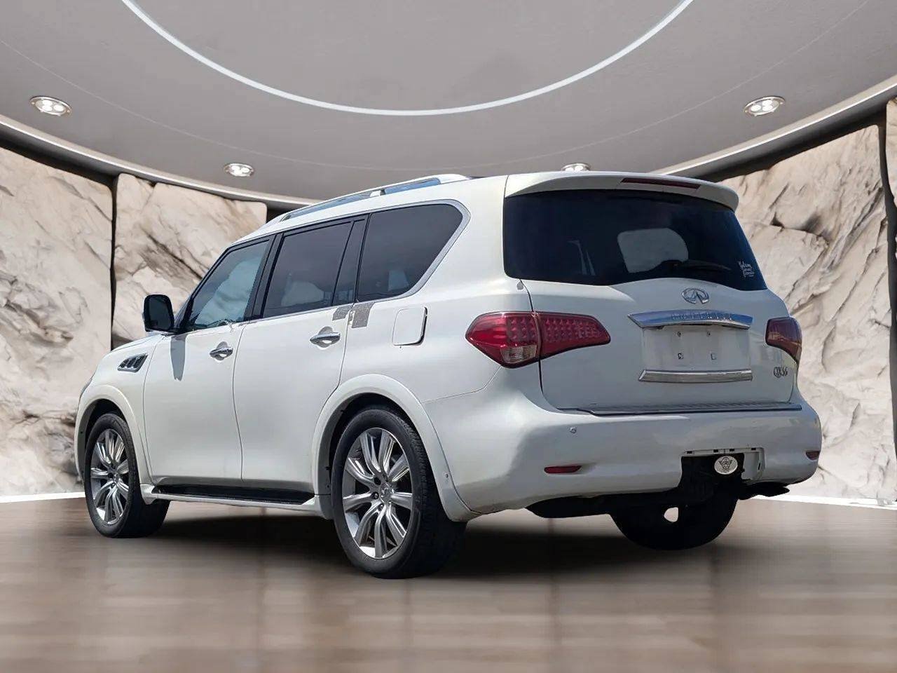 Used 2012 INFINITI QX56 4WD w/ Deluxe Touring Pkg image 7