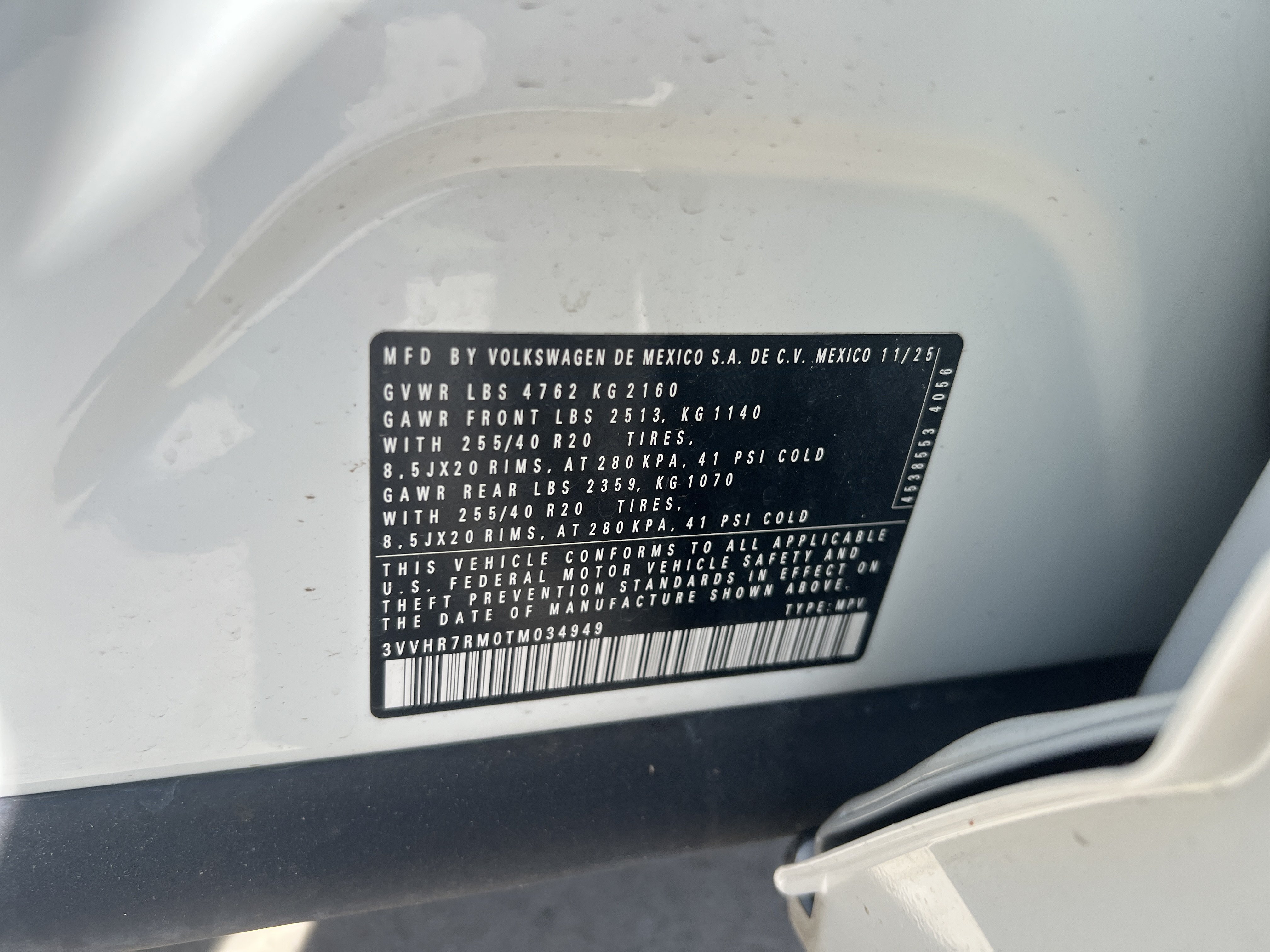 Certified 2026 Volkswagen Tiguan SE R-Line FWD image 29