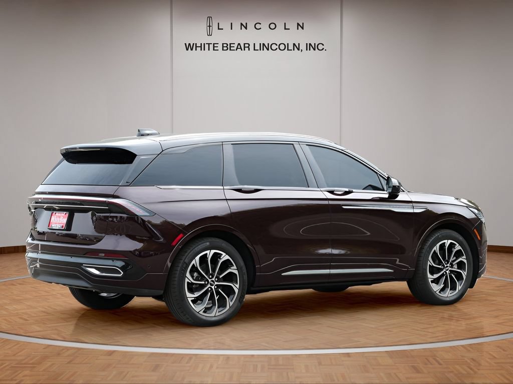 Used 2024 Lincoln Nautilus Reserve w/ Equipment Group 203A AWD/4WD image 5