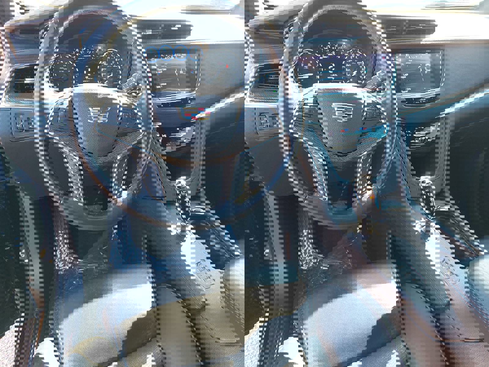 Used 2017 Cadillac XT5 Platinum image 18