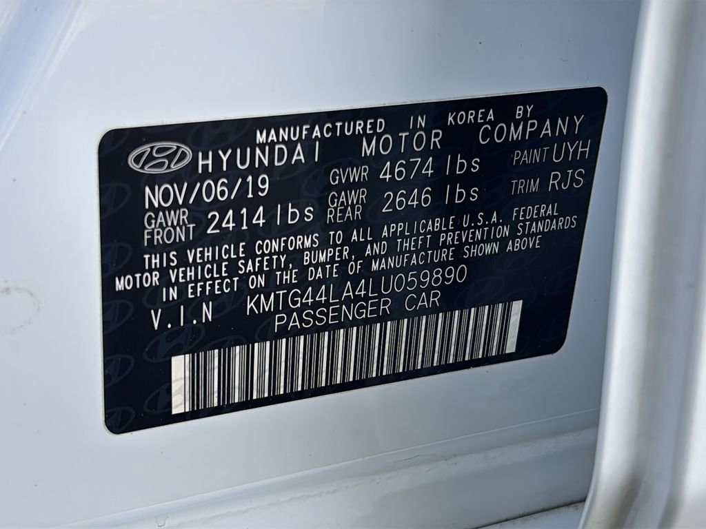 Used 2020 Genesis G70 2.0T w/ Prestige Package image 40