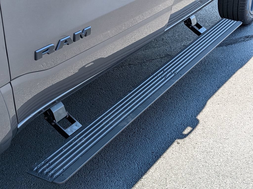 New 2027 RAM 1500 Laramie w/ Night Edition AWD/4WD image 8