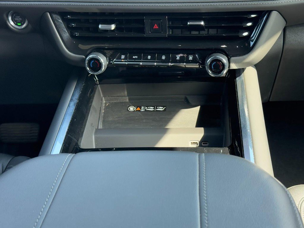 Used 2025 Chevrolet Tahoe LT image 15