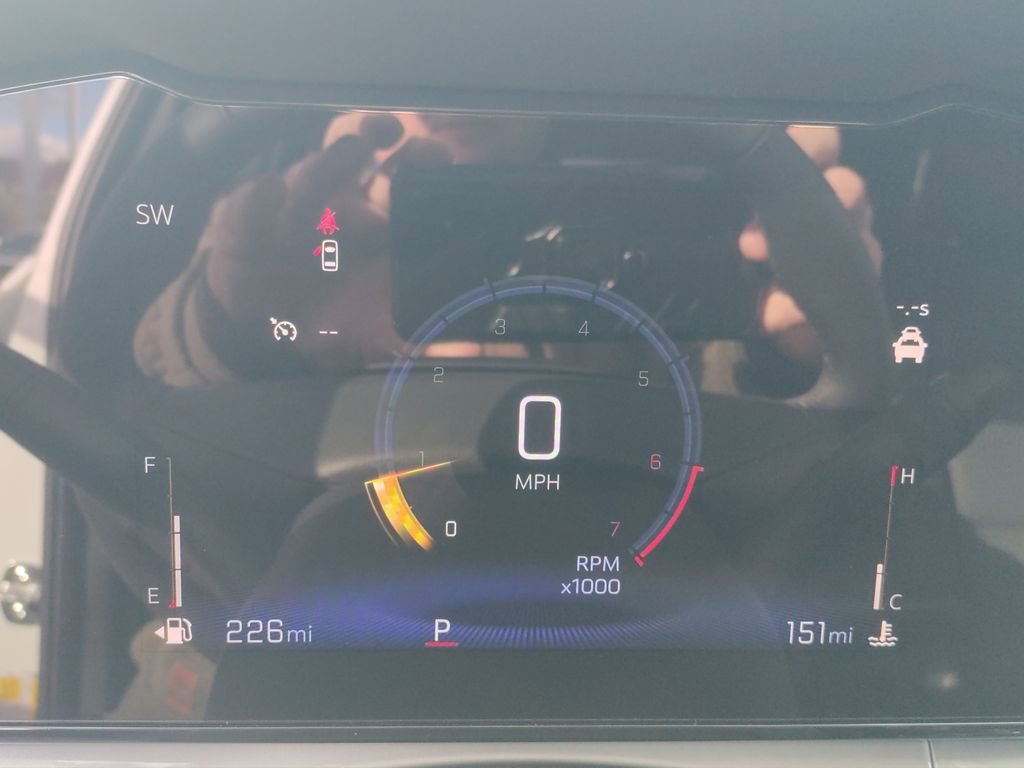 New 2025 Chevrolet Trax LT w/ Driver Confidence Package image 13