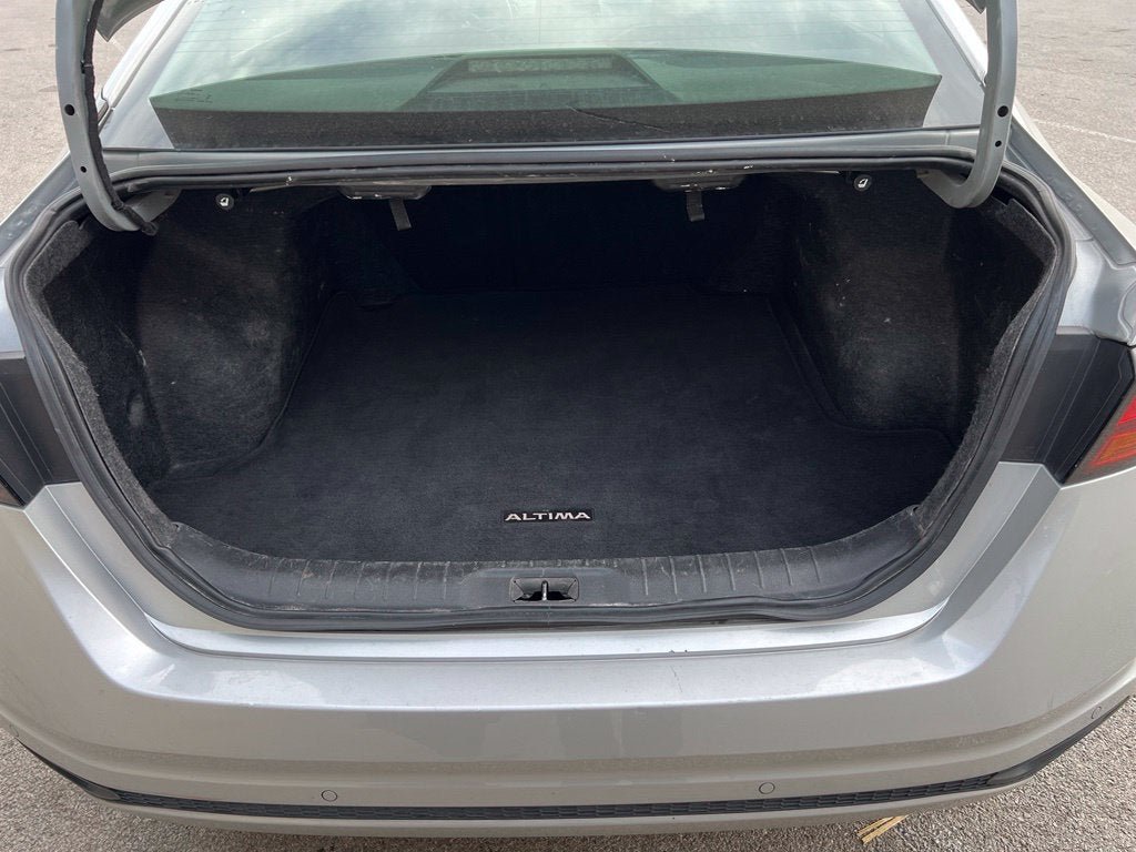 Used 2024 Nissan Altima 2.5 SV FWD image 4