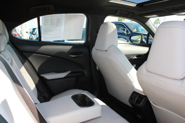 Certified 2024 Lexus UX 250h FWD image 7