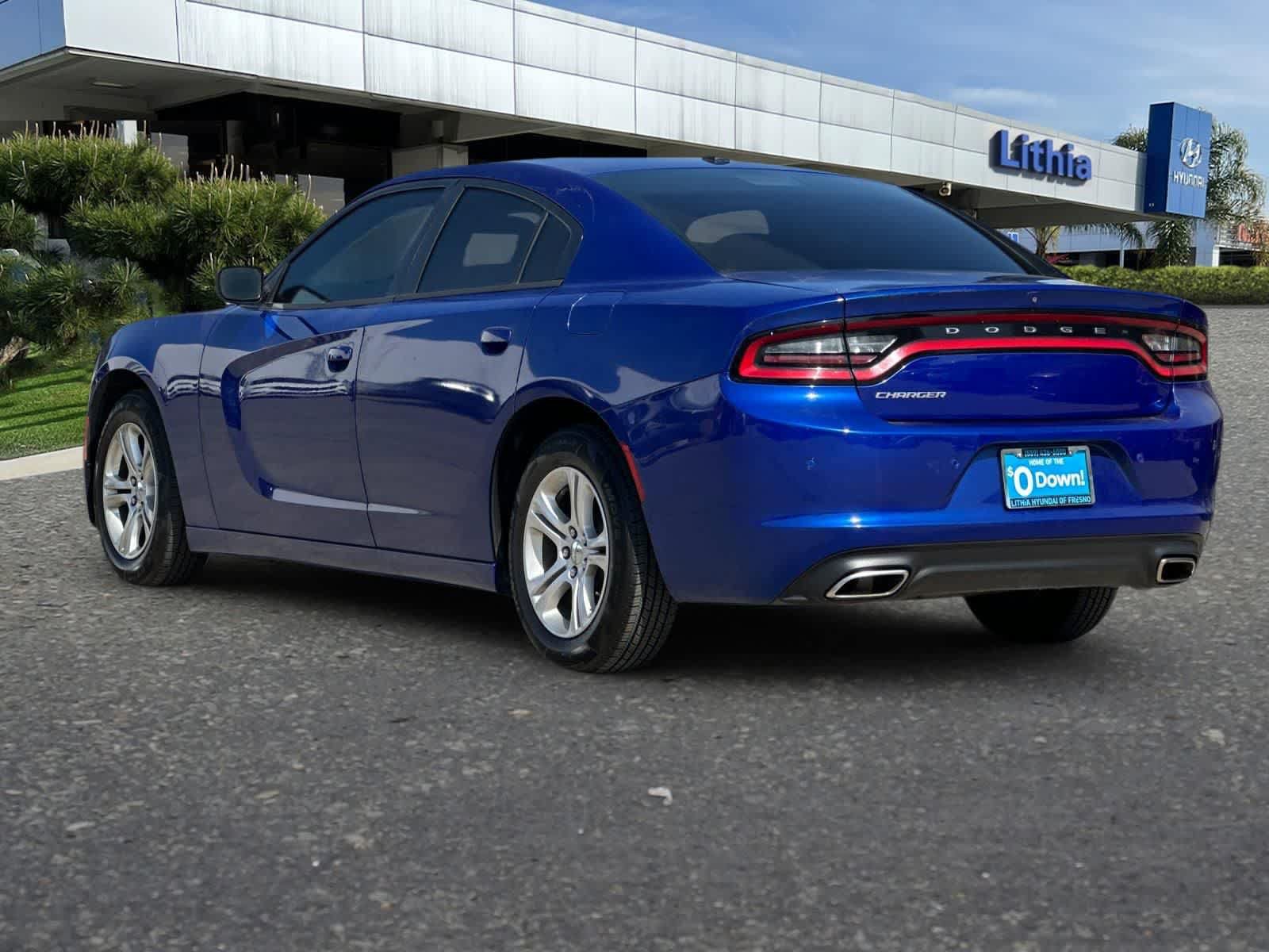 Used 2020 Dodge Charger SXT w/ Leather Interior Group RWD image 7
