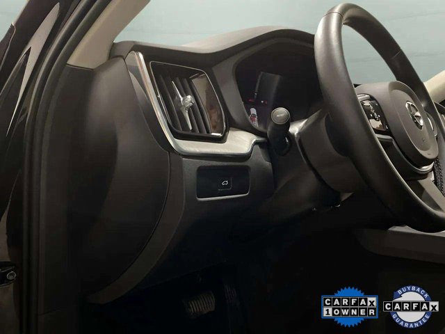 Used 2025 Volvo XC60 B5 Plus image 15