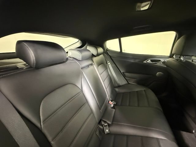Used 2018 Kia Stinger GT2 AWD/4WD image 28
