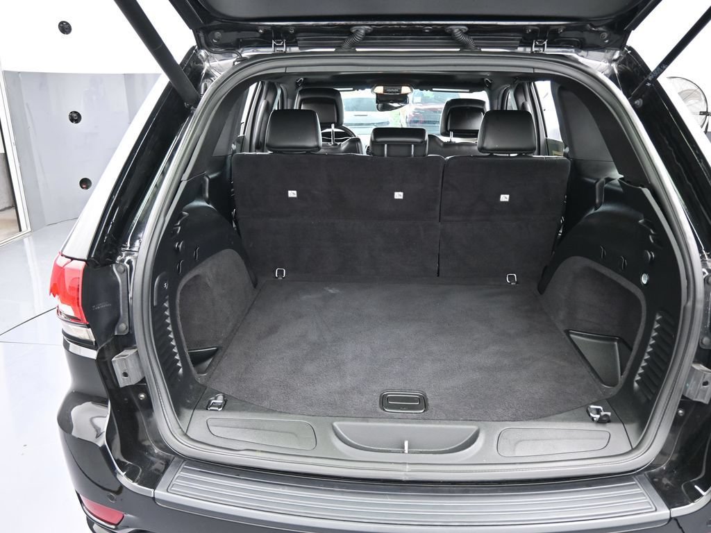 Used 2020 Jeep Grand Cherokee Altitude RWD image 40