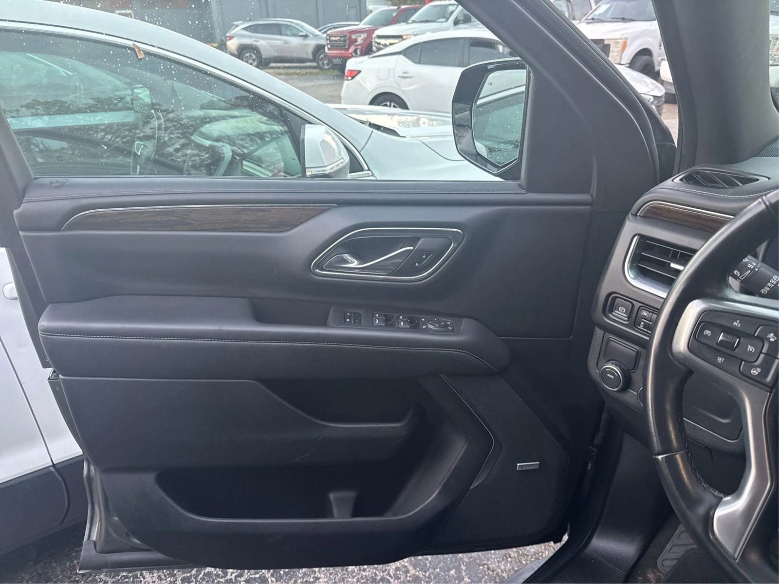 Used 2023 Chevrolet Suburban Premier RWD image 21