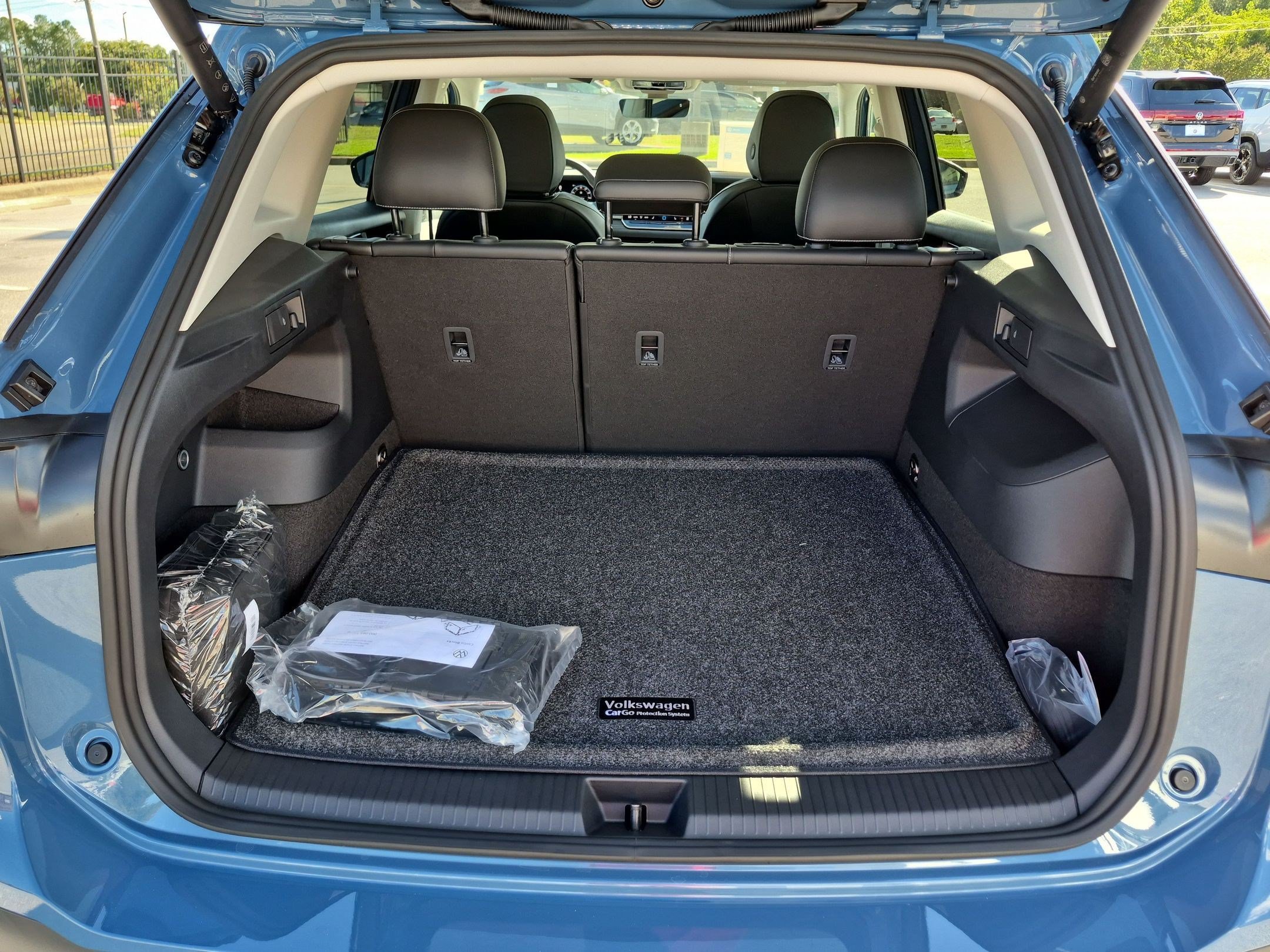 New 2026 Volkswagen Tiguan SE FWD image 30