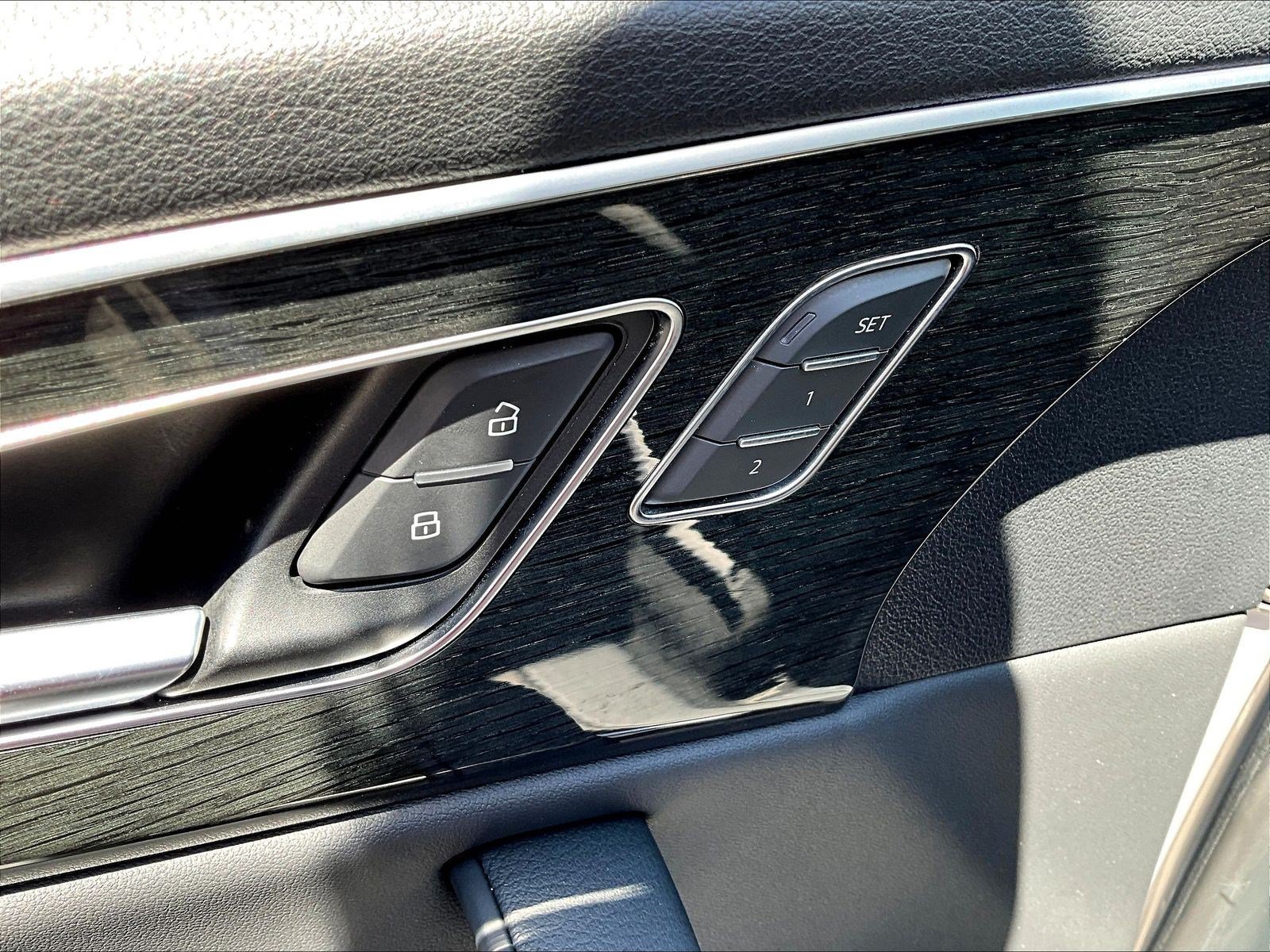 Used 2019 Audi Q8 Premium w/ Convenience Package AWD/4WD image 37