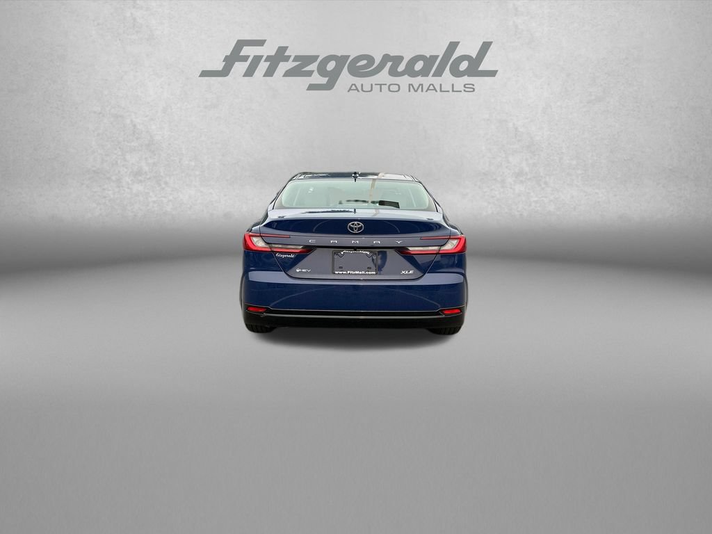 Used 2025 Toyota Camry XLE FWD image 7