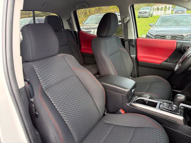 Used 2023 Toyota Tacoma SR5 AWD/4WD image 36
