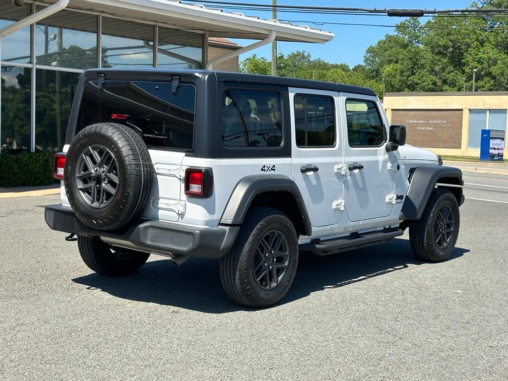 Used 2024 Jeep Wrangler Unlimited Sport AWD/4WD image 9