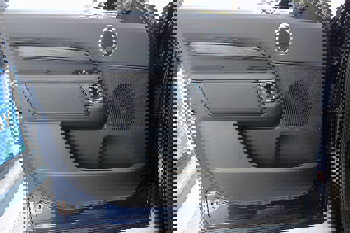 Used 2019 Land Rover Discovery HSE image 48