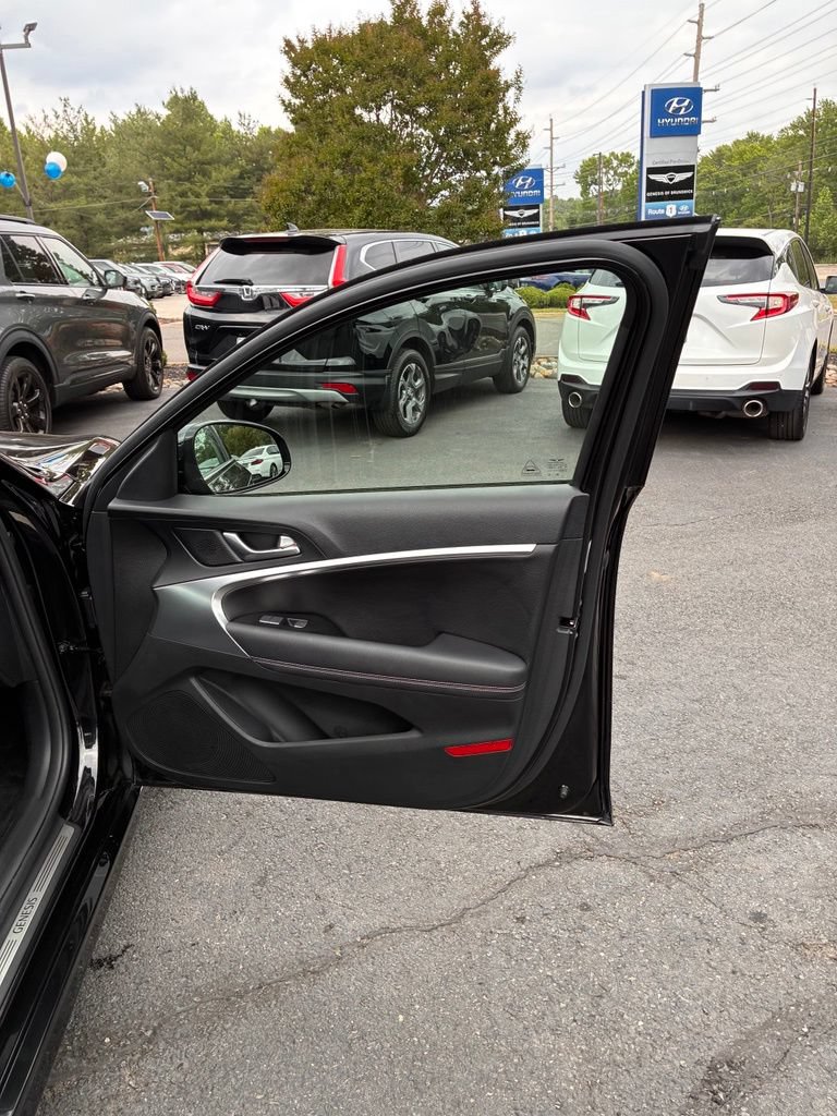 Used 2025 Genesis G70 2.5T AWD/4WD image 44
