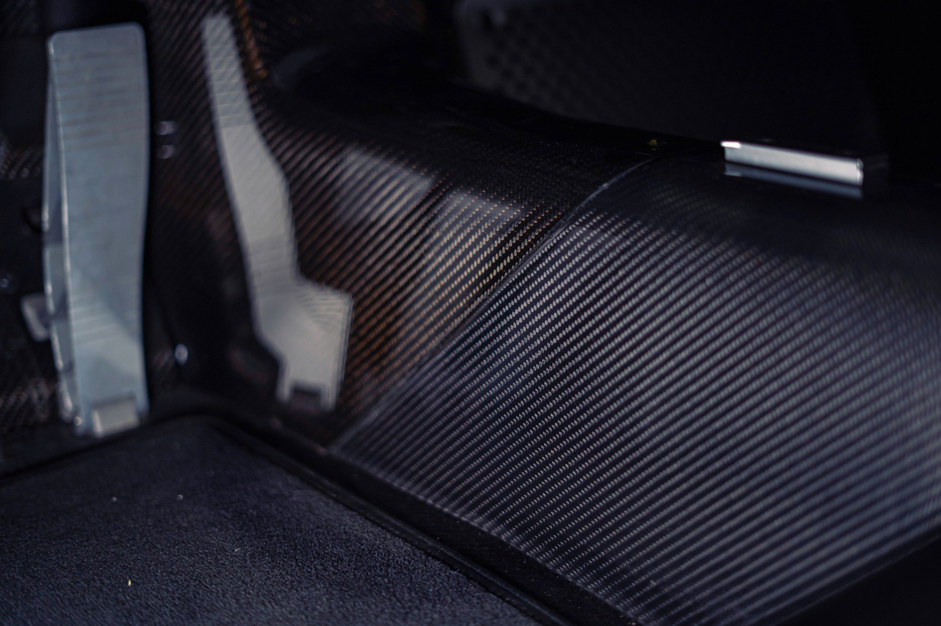Used 2005 Porsche Carrera GT RWD image 40