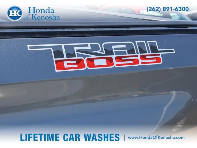 Used 2021 Chevrolet Silverado 1500 LT Trail Boss w/ LPO, Dark Essentials Package AWD/4WD image 4