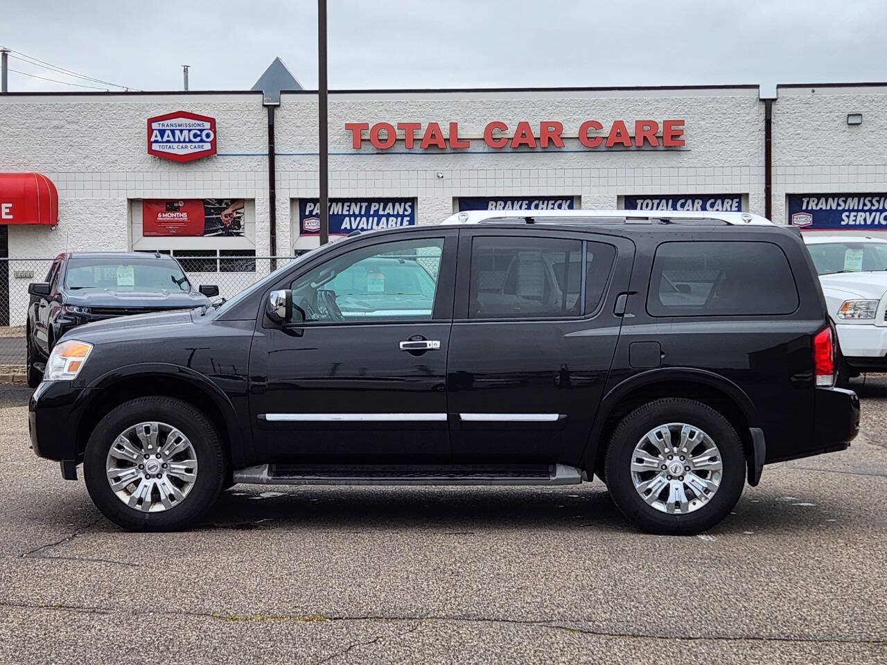 Used 2015 Nissan Armada Platinum w/ 2nd Row Captain Seat Package AWD/4WD image 2