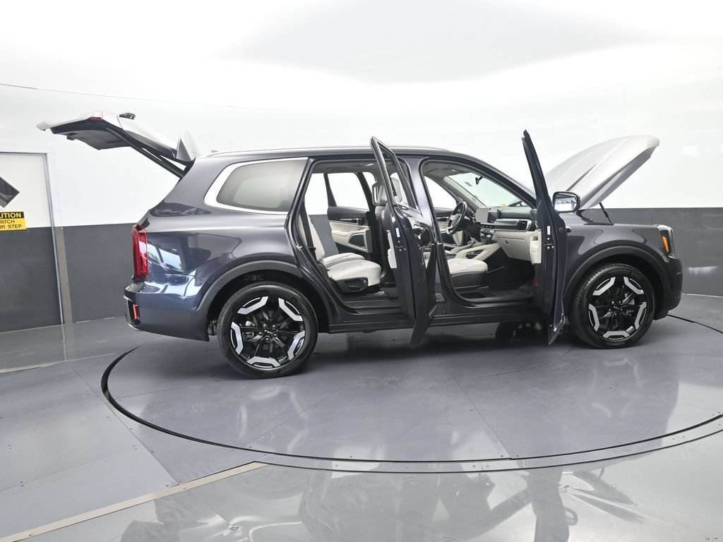 Used 2025 Kia Telluride S FWD image 74