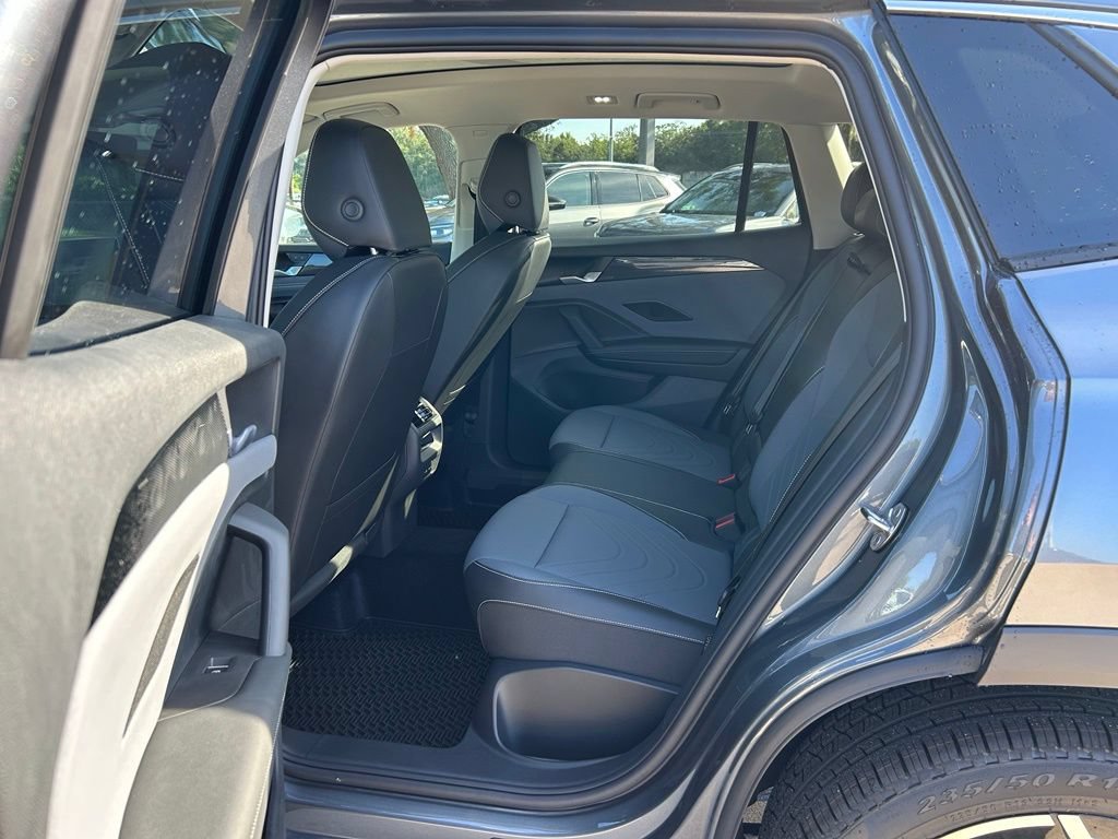 New 2026 Volkswagen Tiguan SE FWD image 46