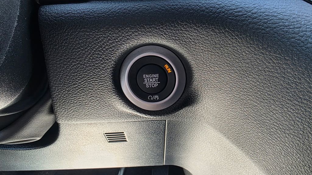 New 2025 Chrysler Pacifica Select image 39