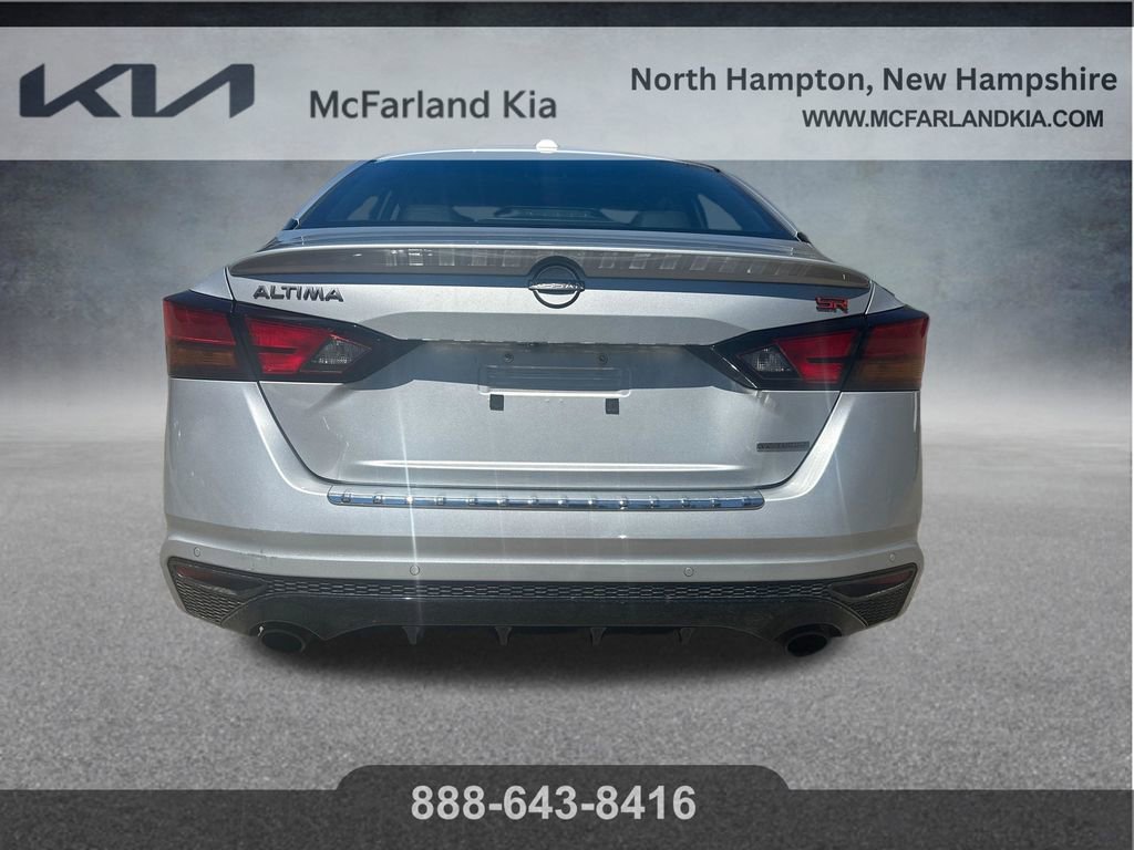 Used 2023 Nissan Altima 2.0 SR FWD image 11