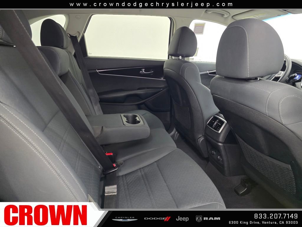 Used 2020 Kia Sorento LX image 14