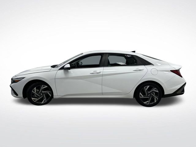 Used 2024 Hyundai Elantra Limited image 14