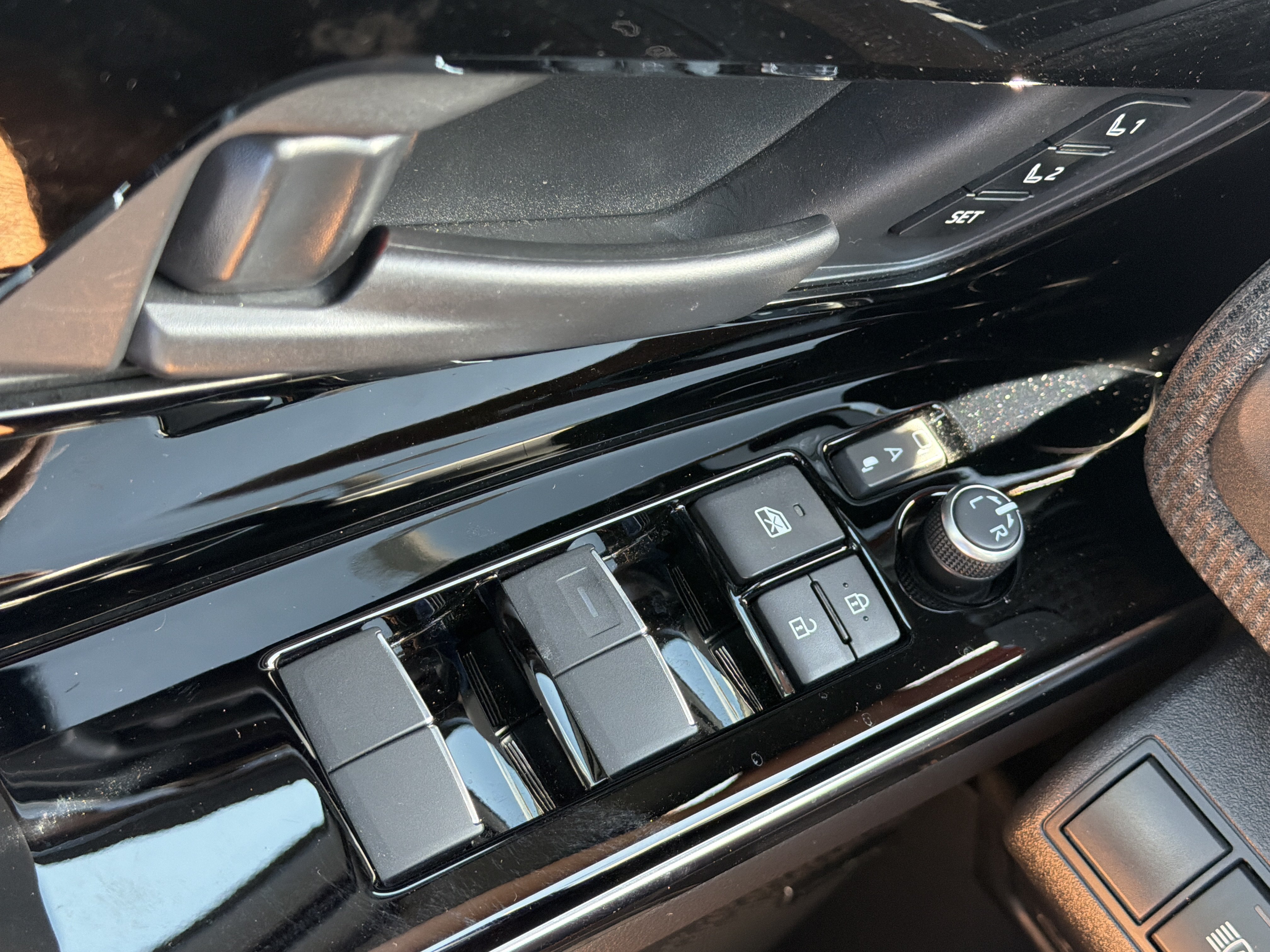 Certified 2023 Subaru Solterra AWD image 23