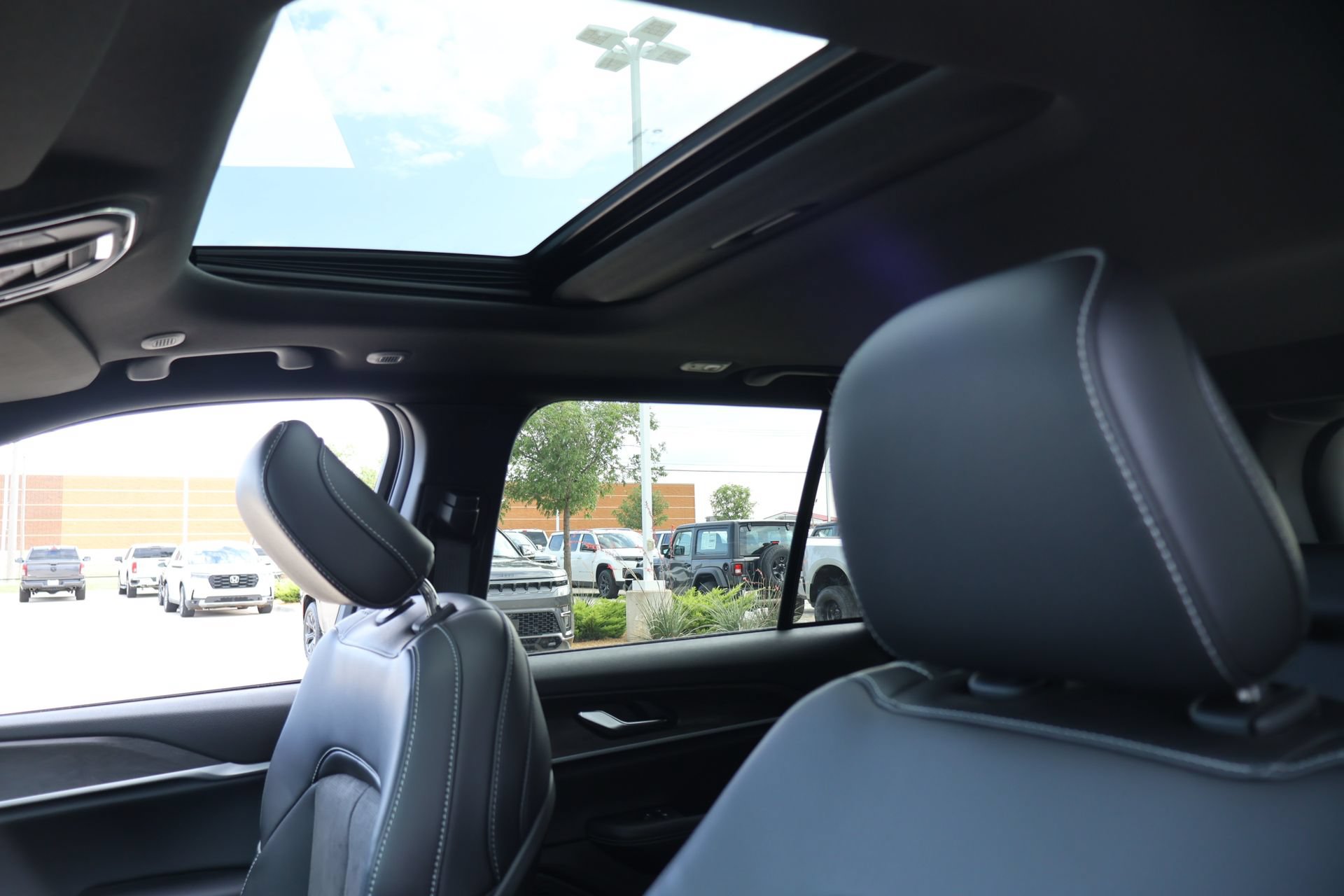 New 2026 Jeep Grand Cherokee Altitude RWD image 16